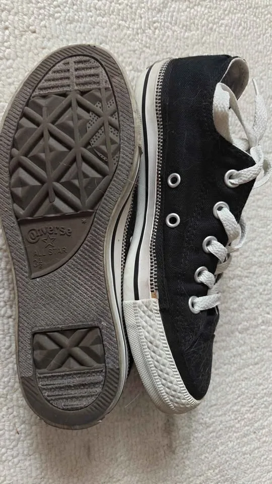 Converse All Star sneakers size 3.5 junior/ ladies 6 image indicator(3)