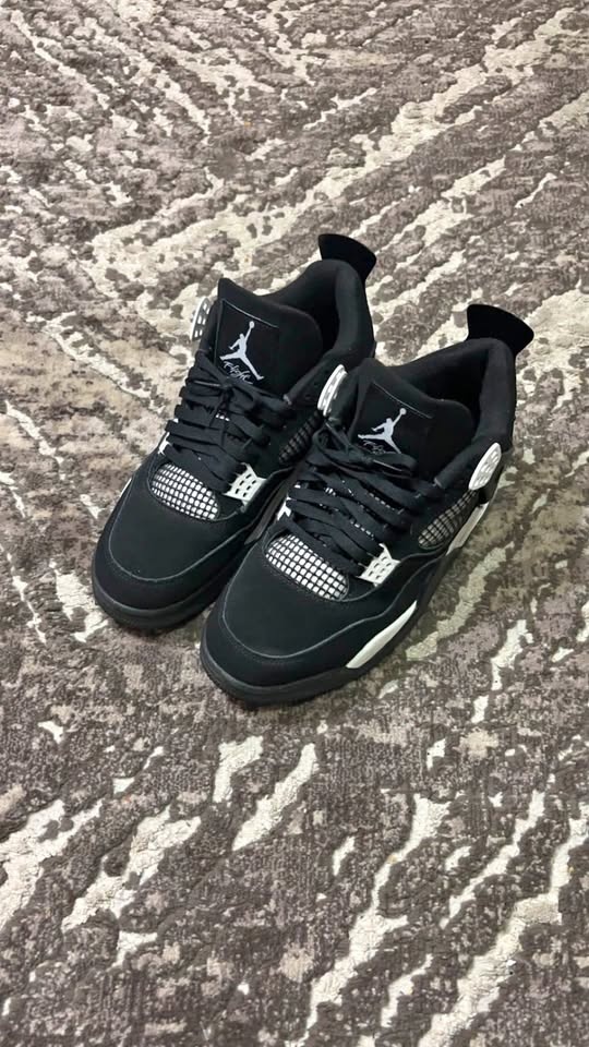 Jordan 4 White Thunders