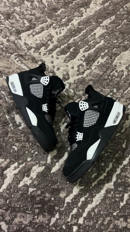 Jordan 4 White Thunders - photo 2