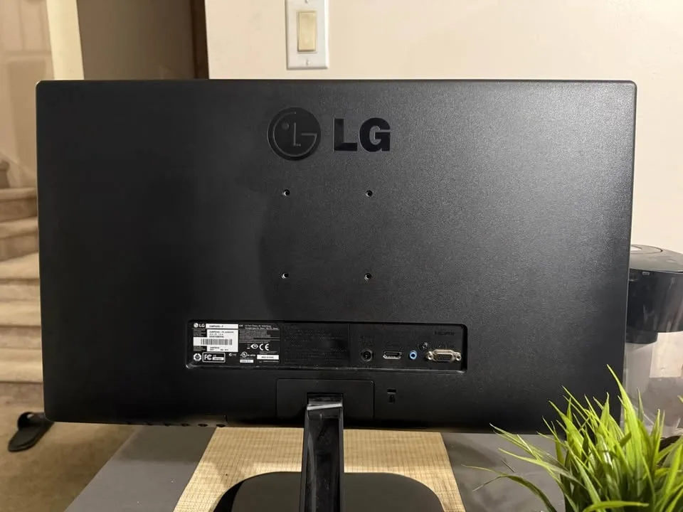 Lg Monitor 24" image indicator(3)