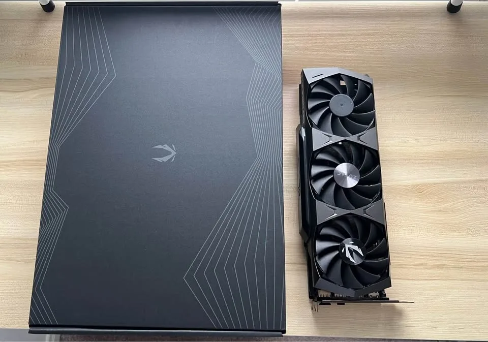 Rtx 3080 Zotac Trinity OC with box image indicator(3)