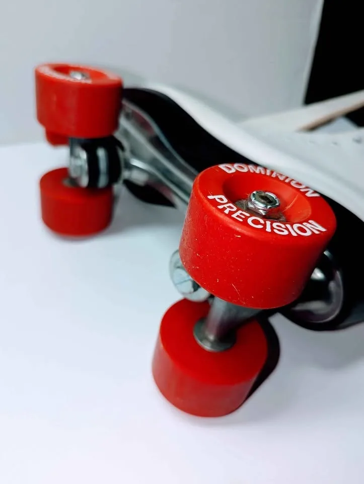 Vintage White Roller Skates Size 10 image indicator(5)