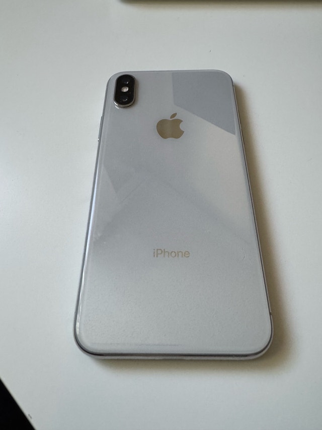 Apple iPhone X - photo 2