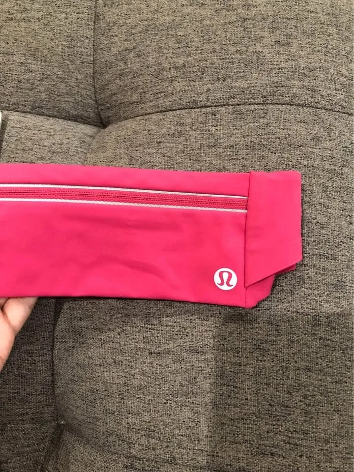 Lululemon fast and free run belt- Brand new with tag image indicator(2)