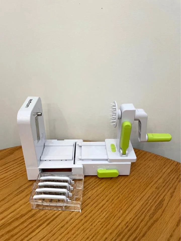 spiralizer kitchen gadget