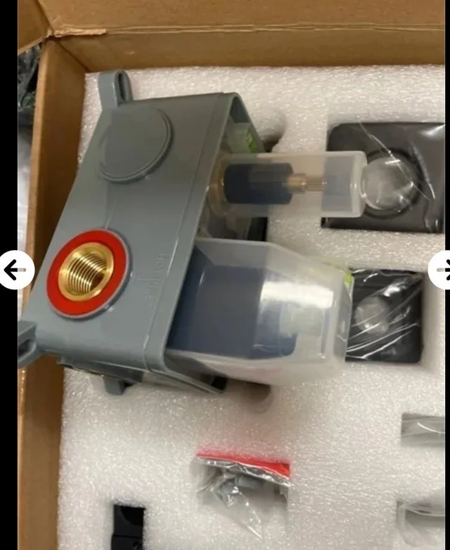 Matte Black Shower System image indicator(4)