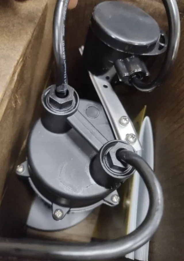 Mastercraft 1/3-HP Submersible Sump Pump image indicator(2)