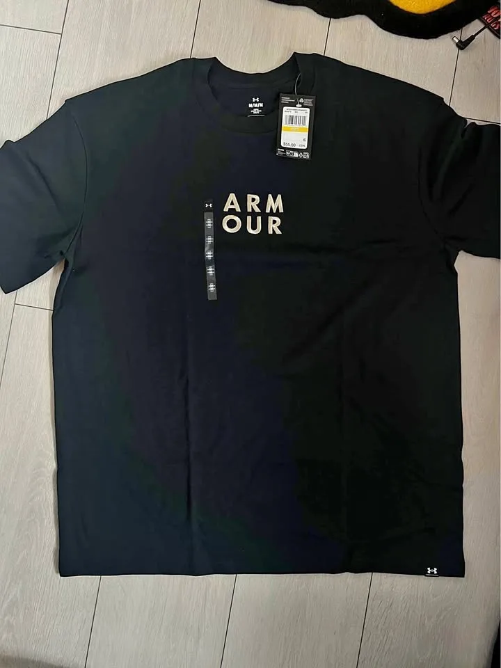 NEW Under Armour Embroidered Tshirt Medium