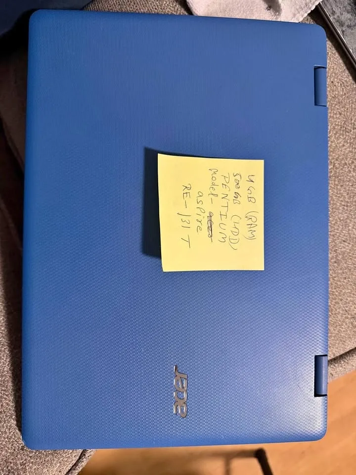 Acer Aspire R3-131T – Touchscreen Laptop – Like New