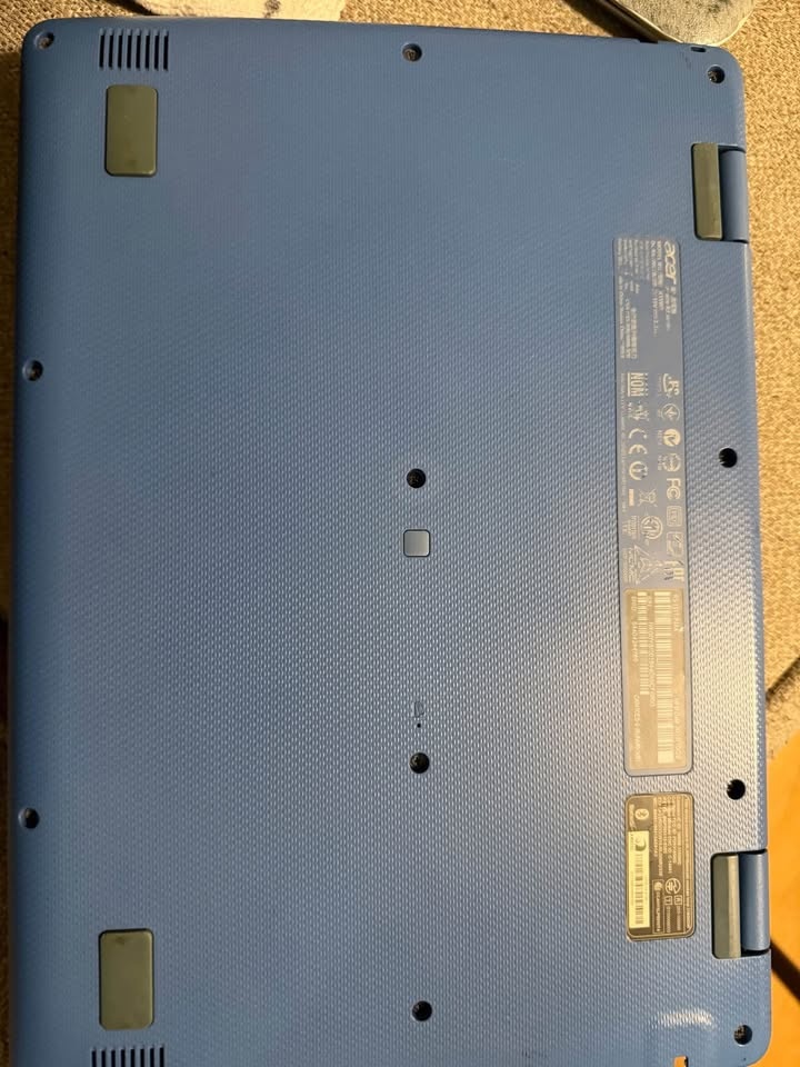Acer Aspire R3-131T – Touchscreen Laptop – Like New - photo 4
