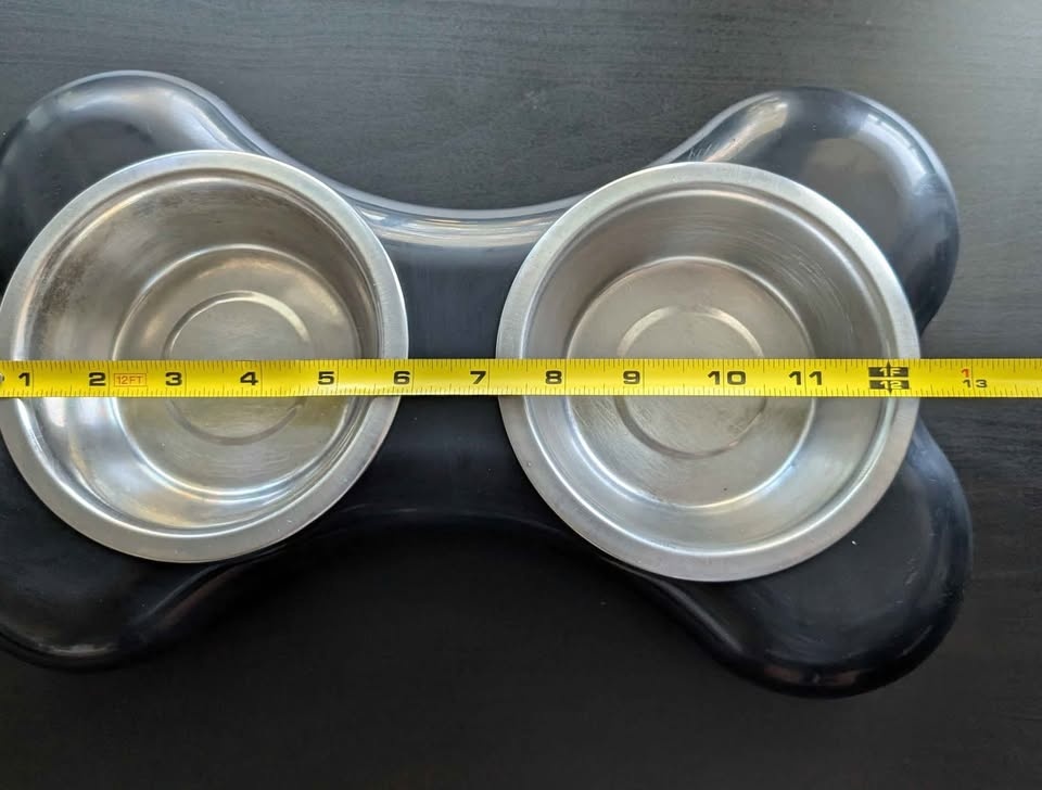 Dual bowl dog feeder - photo 4