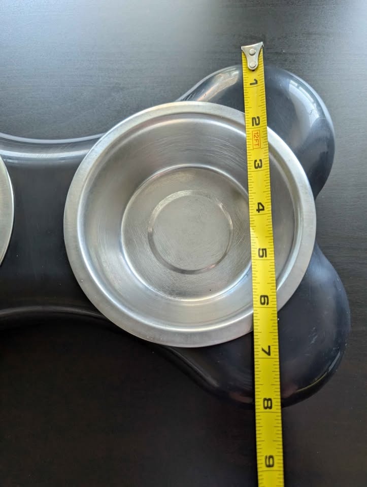 Dual bowl dog feeder - photo 5