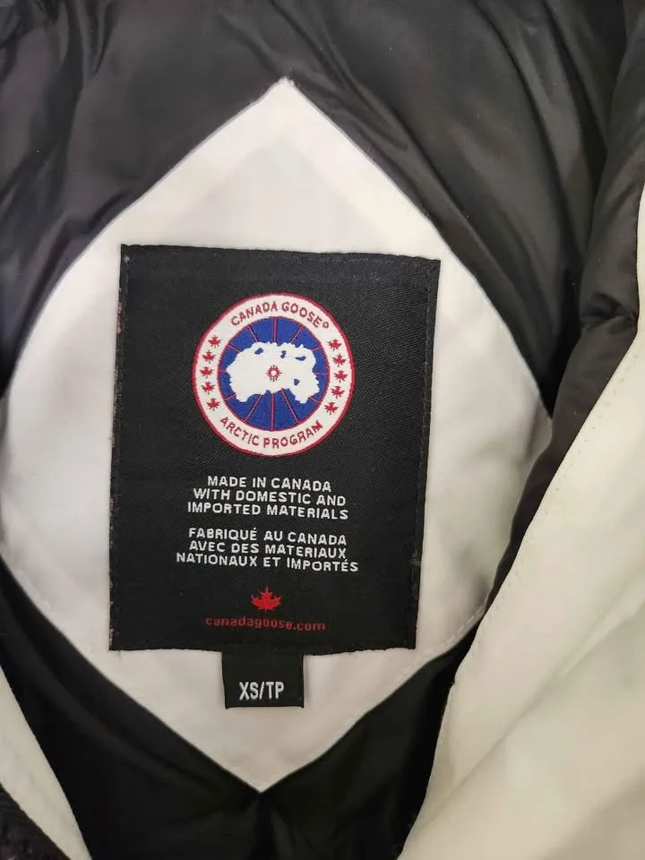 Women's XS Canada Goose Expedition Parka - Never Worn image indicator(7)