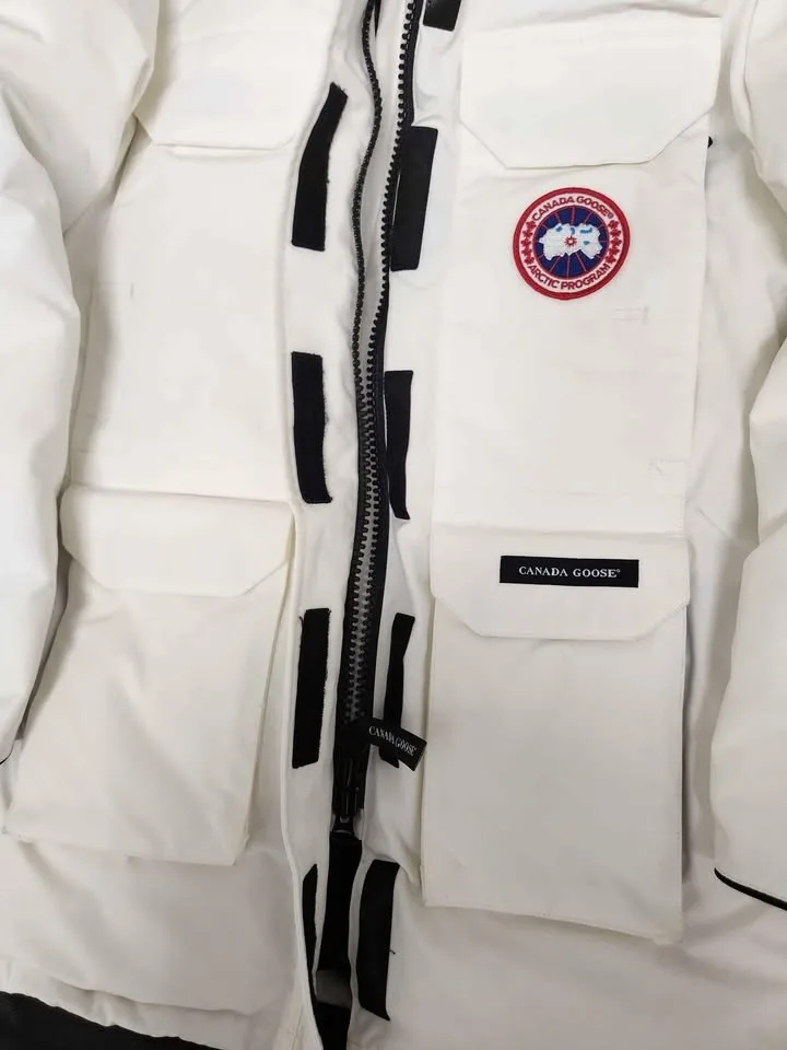 Women's XS Canada Goose Expedition Parka - Never Worn image indicator(9)