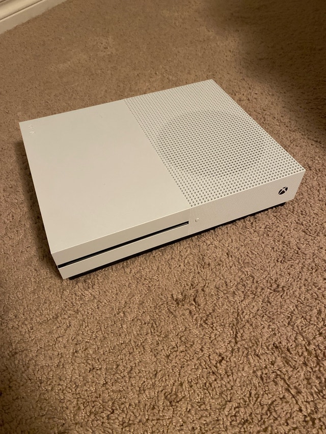 NEGOTIABLE !! Xbox One S (1 TB) - photo 2