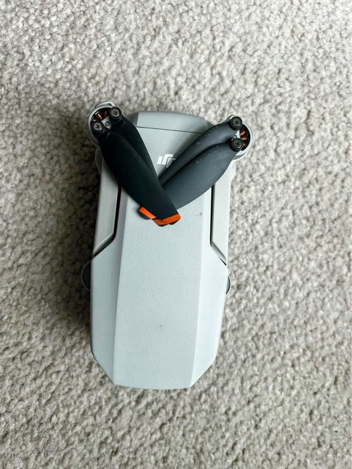 DJI Mini 2 SE - Less than 20 flights - photo 2