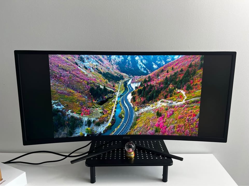 34” Ultrawide MSI Curved LED Monitor - photo 2