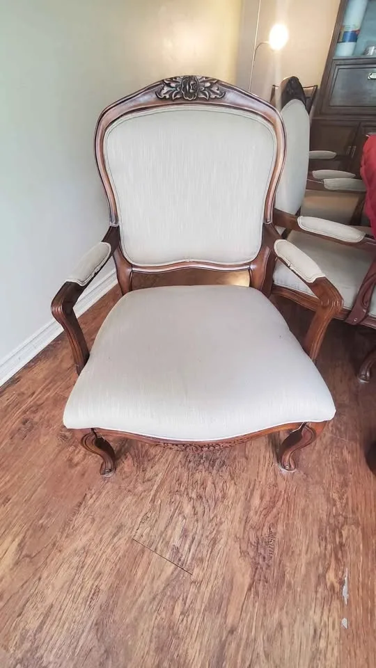 Antique Dining Table Set – 6 Chairs, 2 Leaves, Ornate Carved Woo image indicator(5)