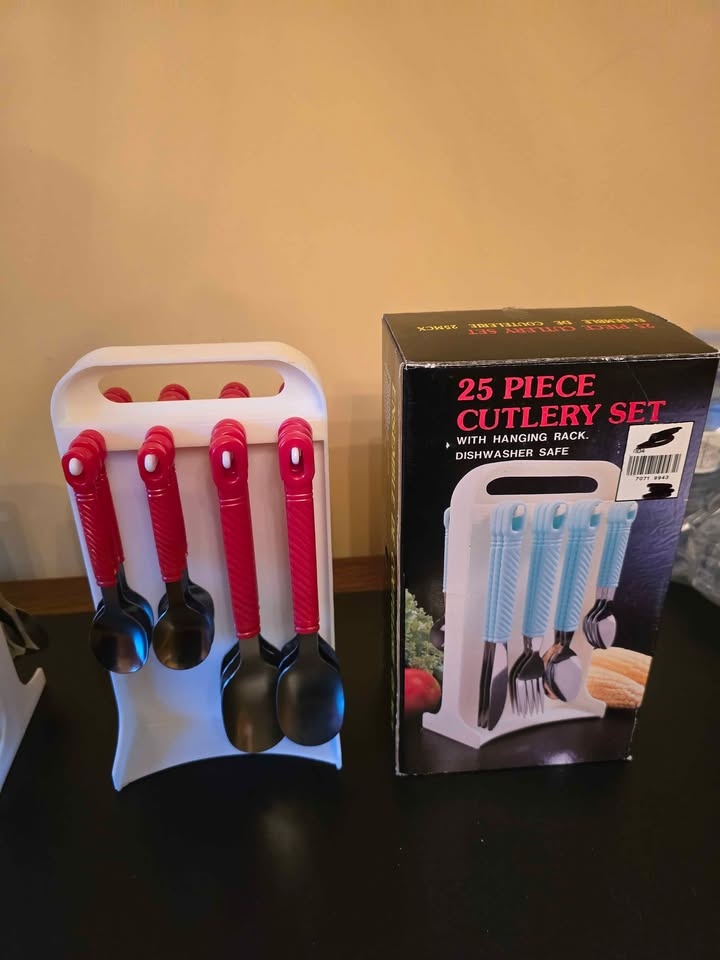 25 peice cutlery set - photo 2