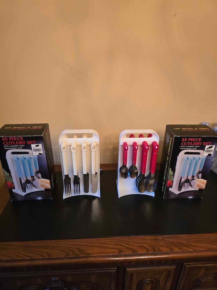 25 peice cutlery set - photo 3