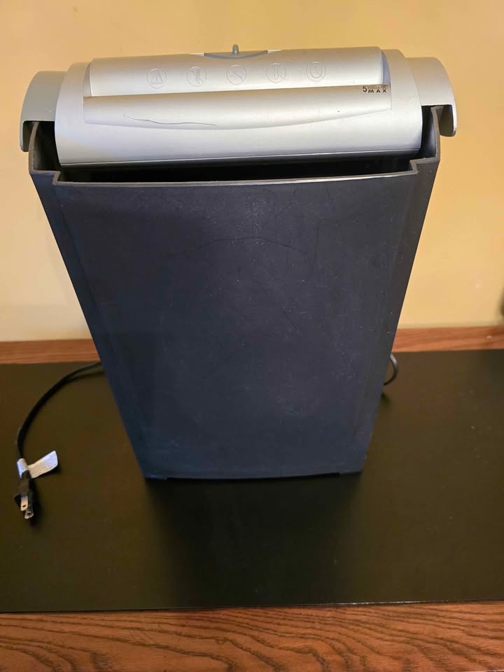 Paper Shredder - photo 2