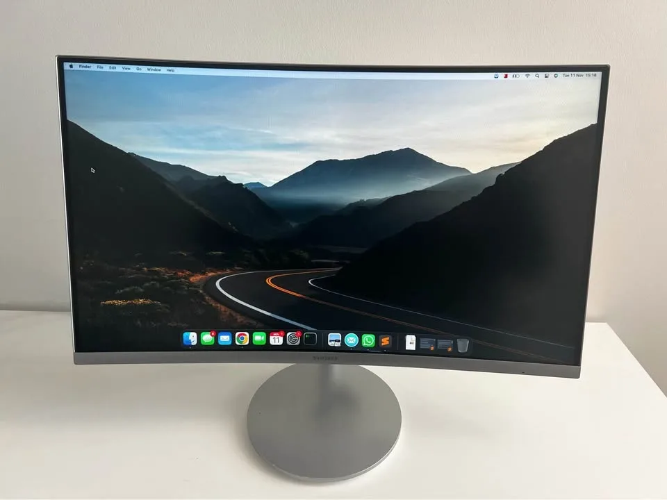 27” Curved Monitor - Samsung - LC27F591FDN image indicator(6)