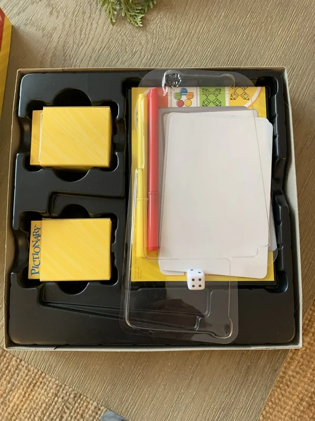 Pictionary board game - dry erase edition! image indicator(3)