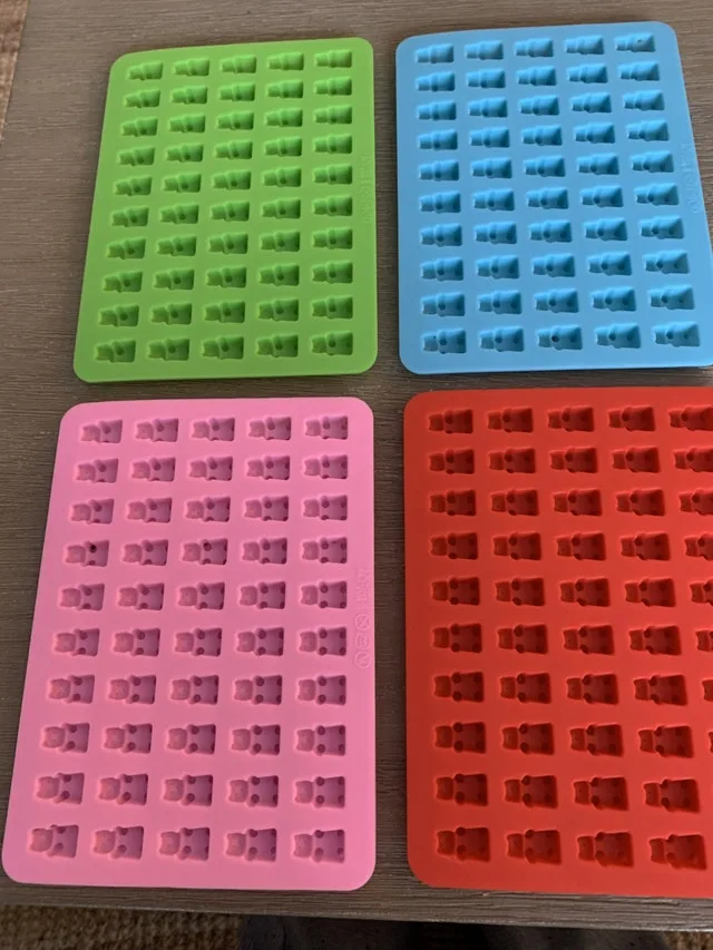 DIY Gummy Bear Mold Kit with Eye Droppers image indicator(3)