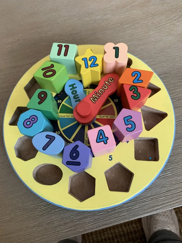 Melissa & Doug Wooden Clock image indicator(3)