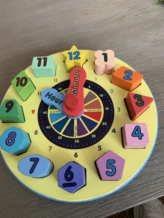 Melissa & Doug Wooden Clock image indicator(4)