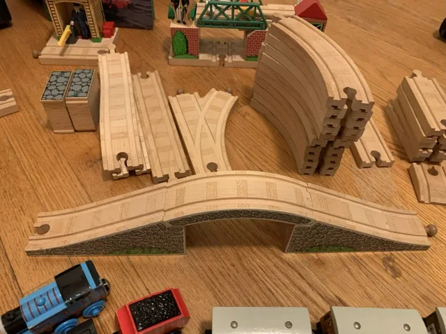 Thomas the Tank Engine - lot of tracks, kits, cars & book image indicator(8)