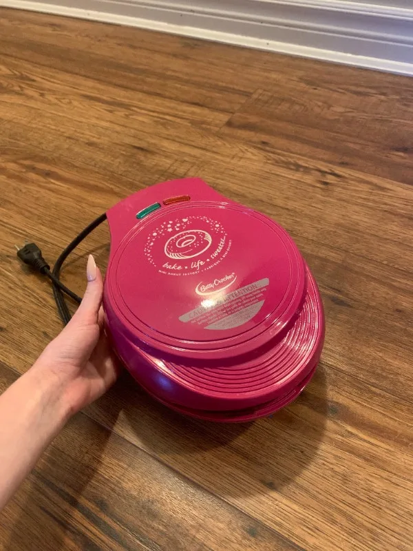 Betty Crocker Mini Donut Factory Donut Maker image indicator(2)