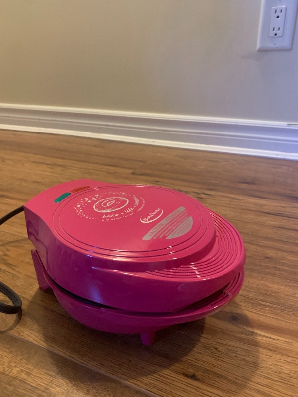 Betty Crocker Mini Donut Factory Donut Maker - photo 3
