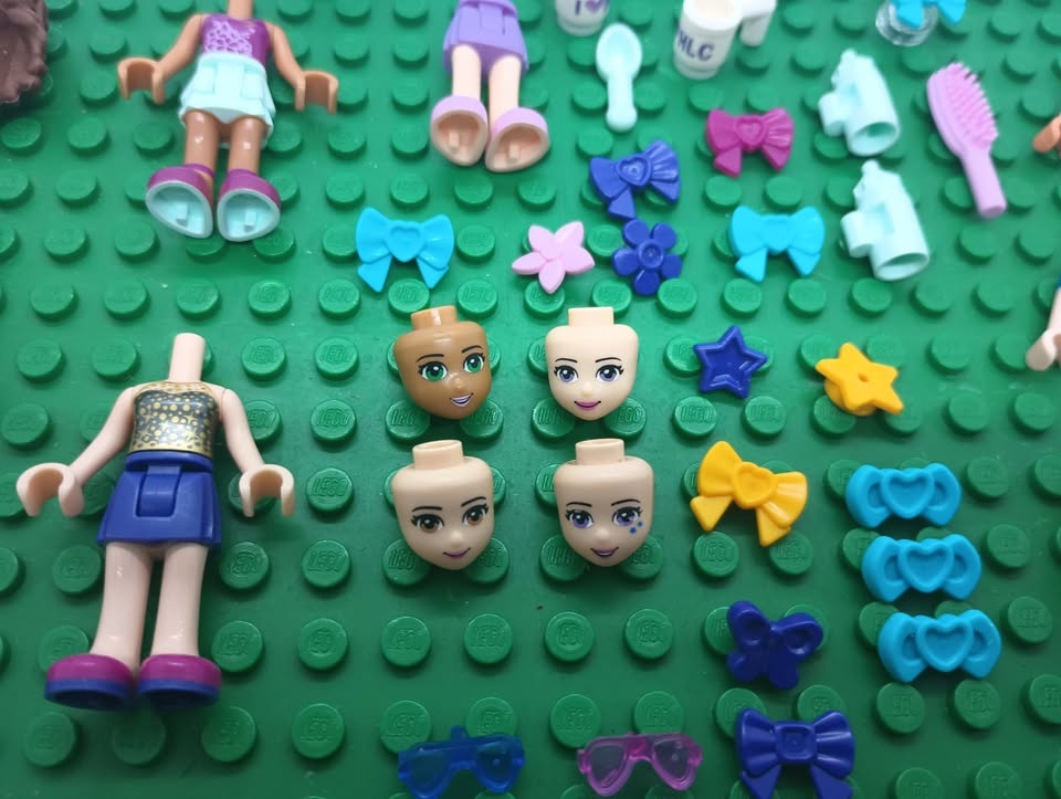 Lot of Lego Friends Minifigs and Minifig Parts and Accessories - photo 5