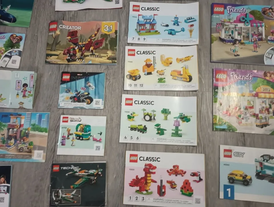 Lot of 50 Lego Building Instruction Manuals & 2 Containers image indicator(5)