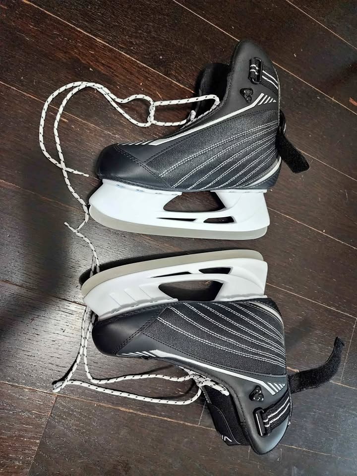 VIC Soft Ice Skates (Size US 6)