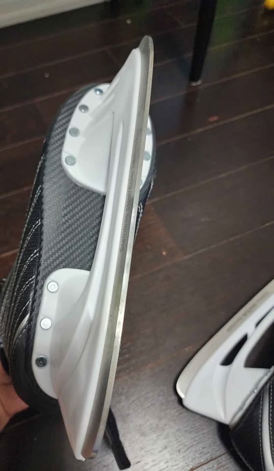 VIC Soft Ice Skates (Size US 6) - photo 3