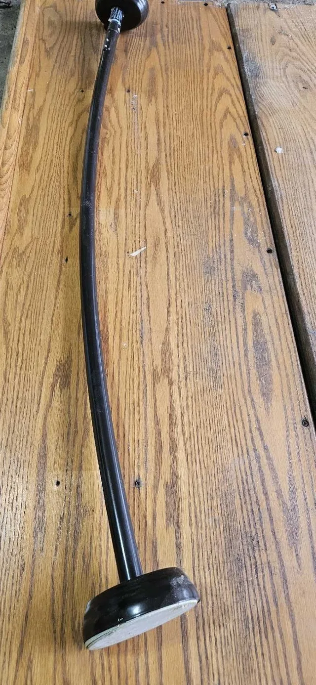 Adjustable shower rod, curved image indicator(3)