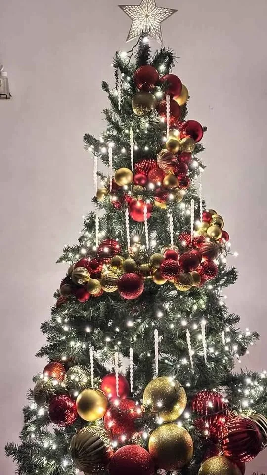 Christmas Tree with Ornaments for Sale (7 ft) image indicator(2)