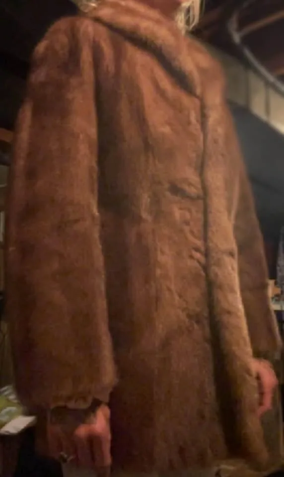 SAGA MINK COAT, BEAUTIFUL DARK BROWN - Size M image indicator(2)