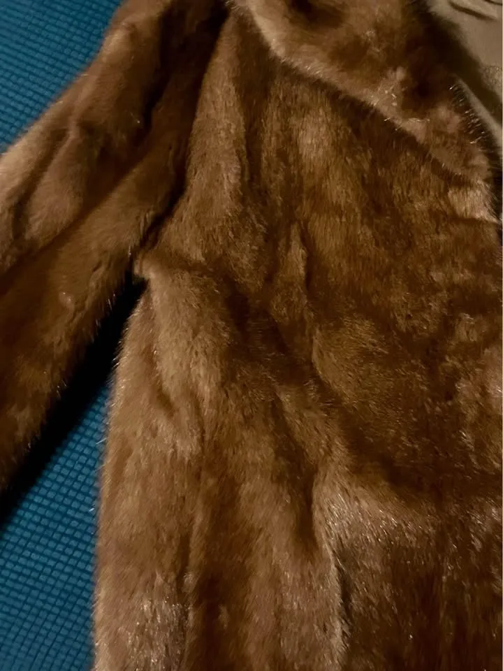 SAGA MINK COAT, BEAUTIFUL DARK BROWN - Size M image indicator(5)