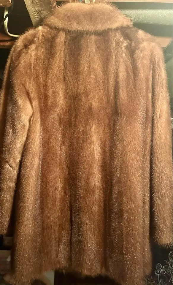 SAGA MINK COAT, BEAUTIFUL DARK BROWN - Size M image indicator(8)