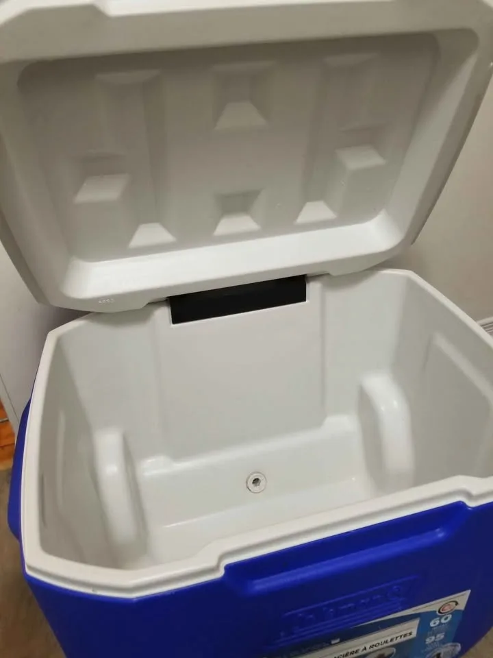 Coleman 60 Quart Wheeled Cooler image indicator(7)