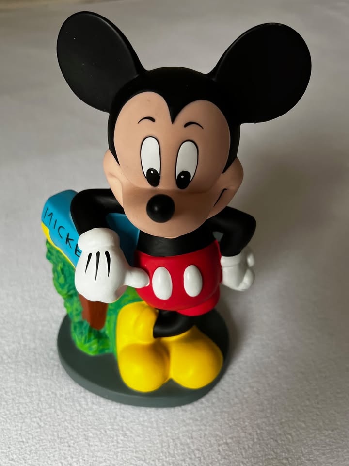 Disney night light and Mickey Mouse bank - photo 4