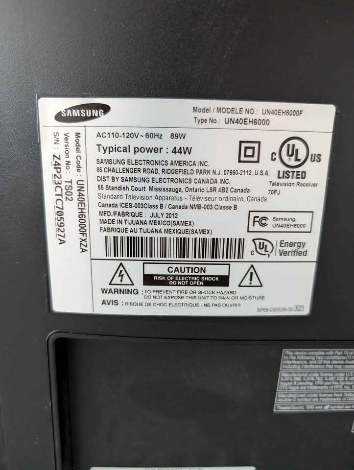 40" Samsung TV and Apple TV device (3rd generation) - photo 3