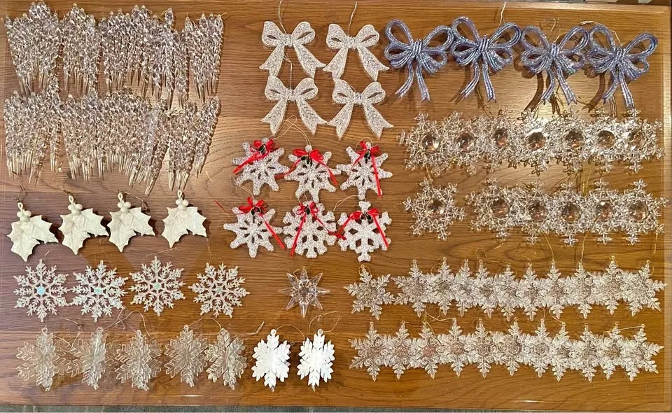 Huge lot of Christmas Ornaments, 152 Total, in XMas Tote