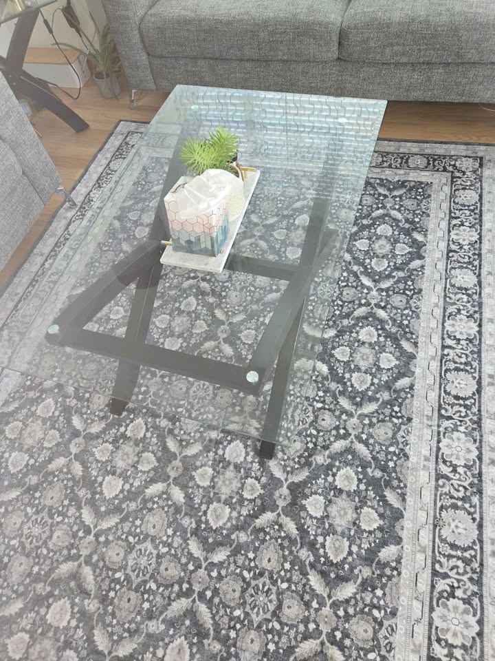 Coffee Table, glass top with sturdy wood legs - photo 3