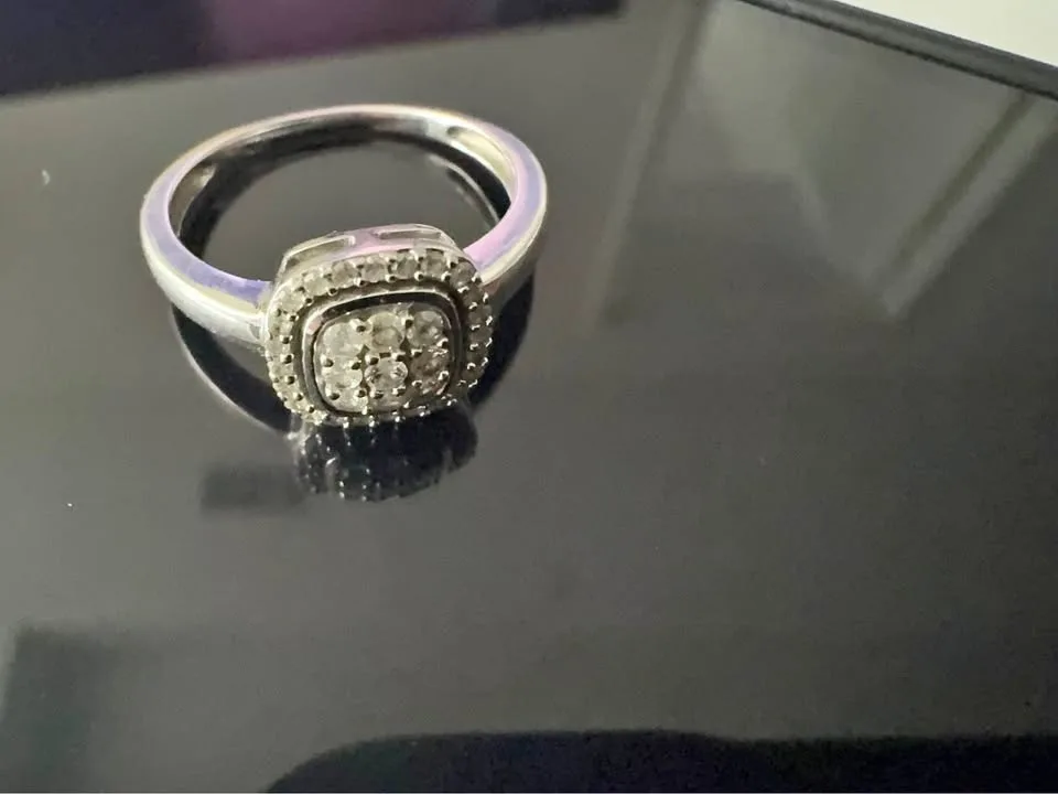 10 K gold ring with diamonds