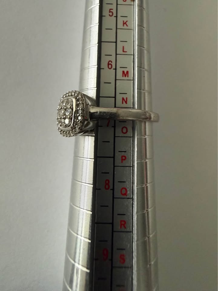 10 K gold ring with diamonds - photo 3