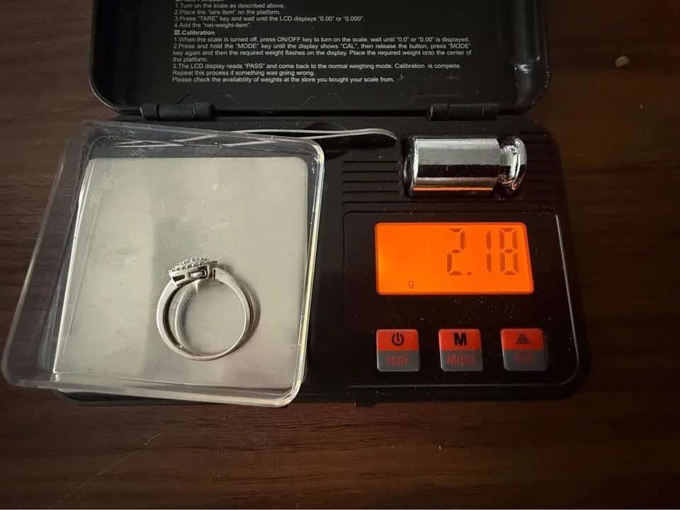 10 K gold ring with diamonds image indicator(6)